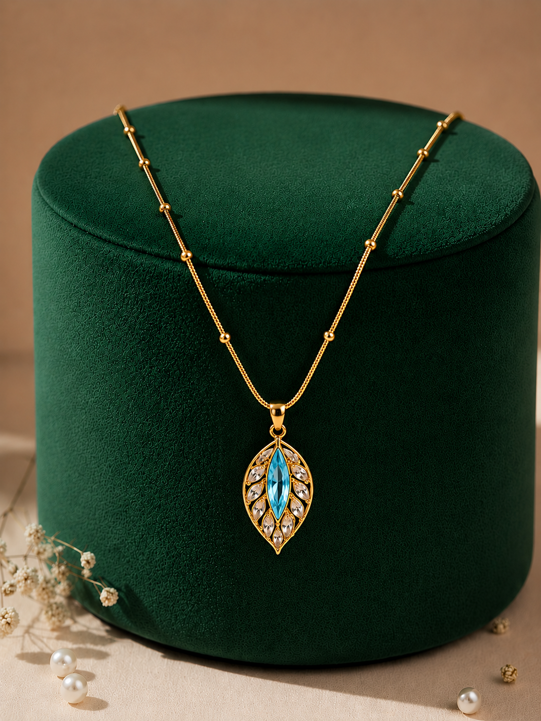 Anti tarnish leaf neckless