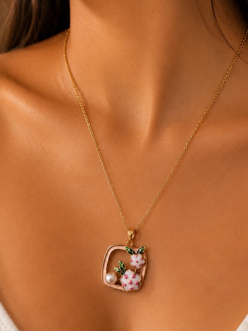 Anti Tarnish Strawberry Pearl Pendant Necklace for Women