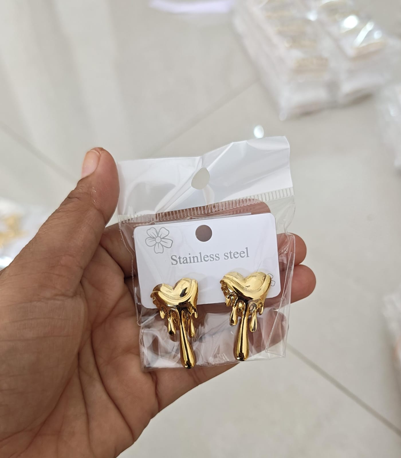 Anti tarnish erring
