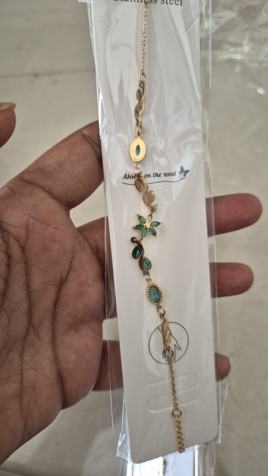 Anti tarnish green stone flower chain bracelet