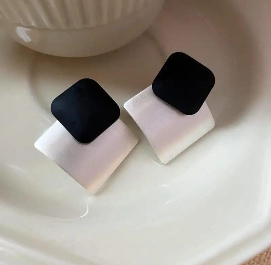 Korean Black & White Geometric Earrings
