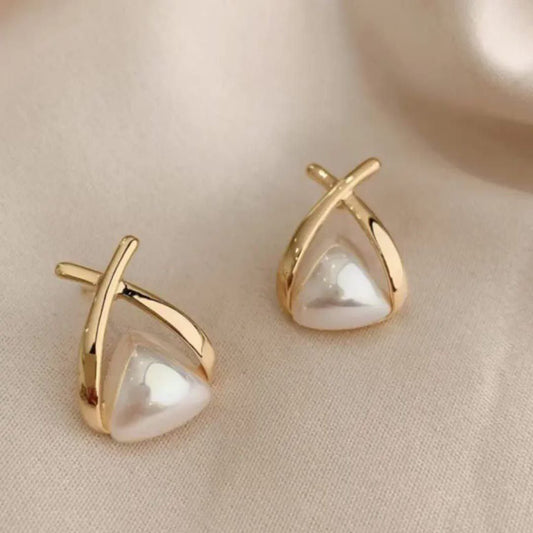 Korean Pearl Twist Stud Earring