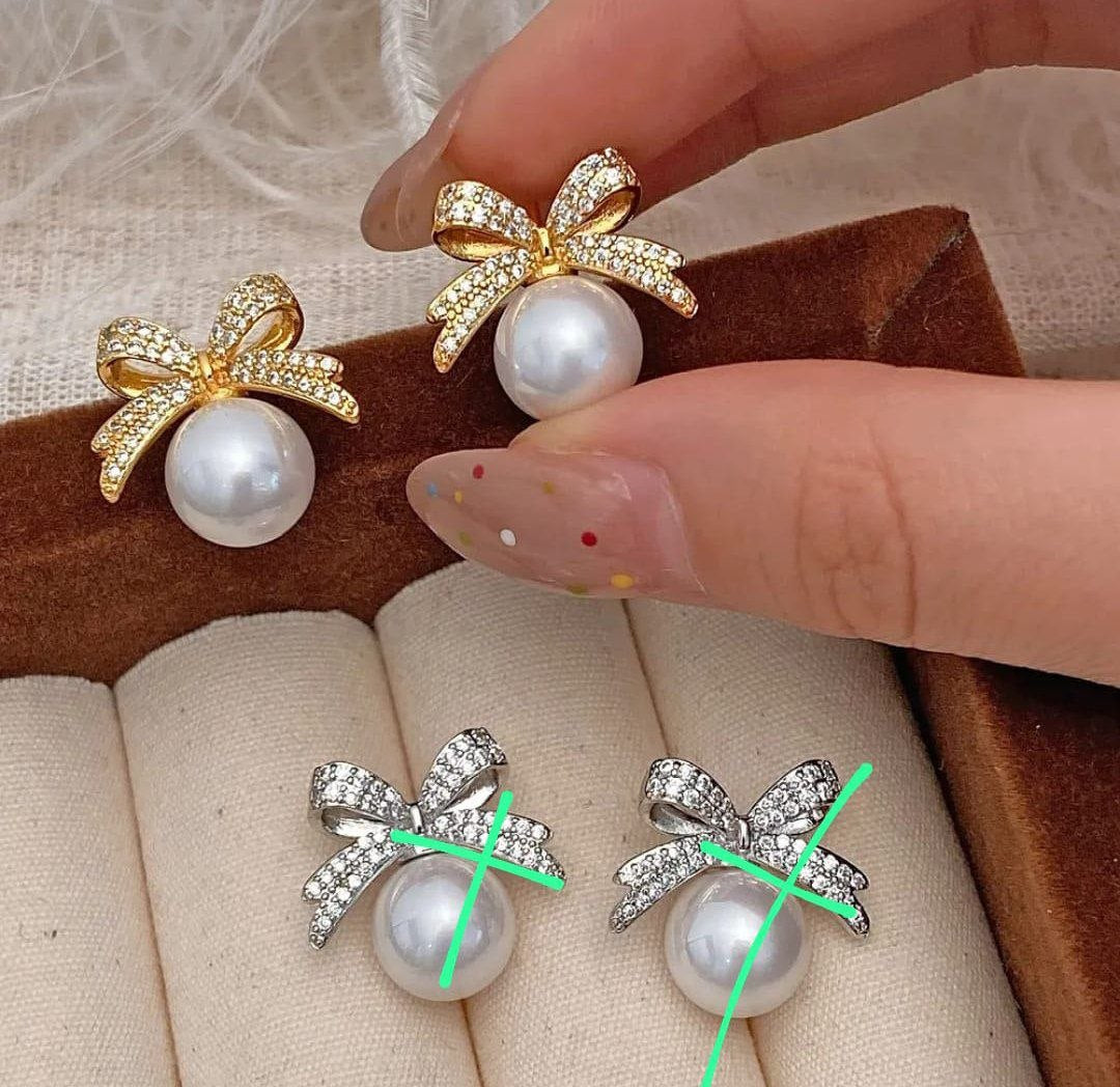 Luxury Bow Pearl Stud Earrings – Gold Crystal Design