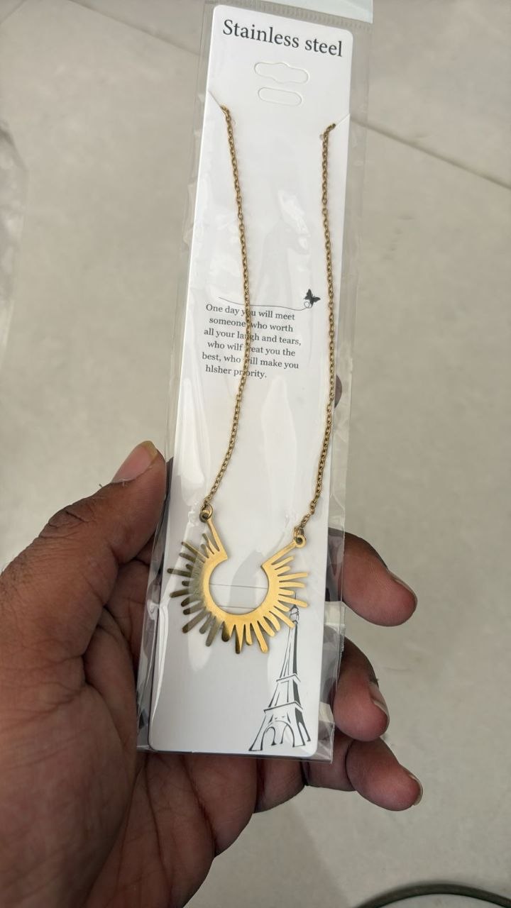Anti Tarnish Sunburst Pendant Necklace – Gold Stainless Steel Design