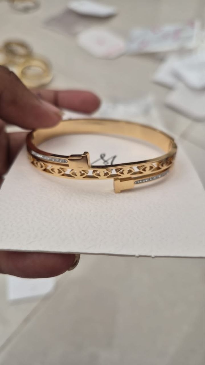 Anti Tarnish Gold Cutwork Crystal Bracelet for Women