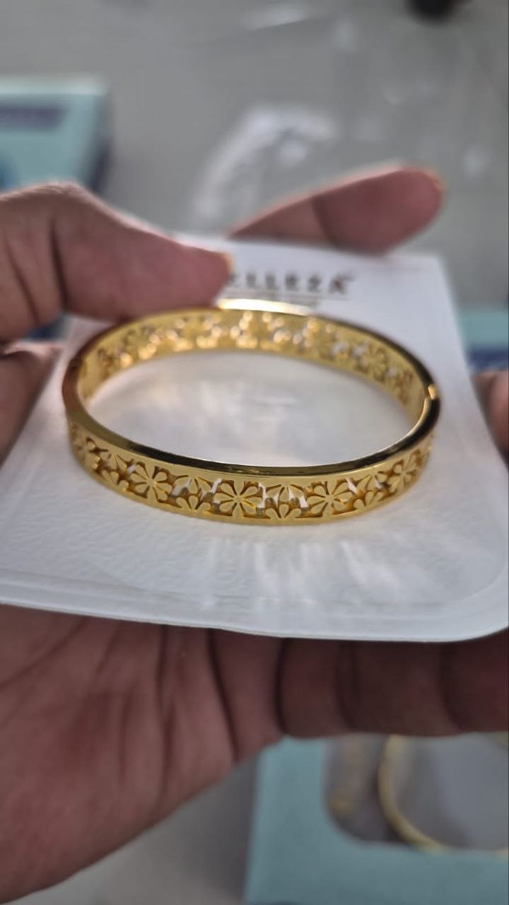 Anti Tarnish Daisy Flower Cutwork Gold Bracelet Baby Size