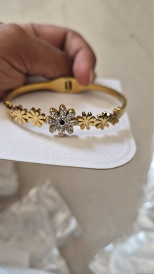 Anti Tarnish Floral Crystal Bracelet