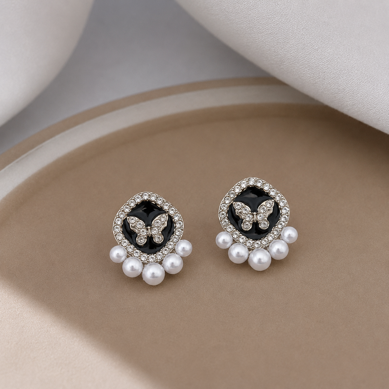 Korean Design Bee Black Earring