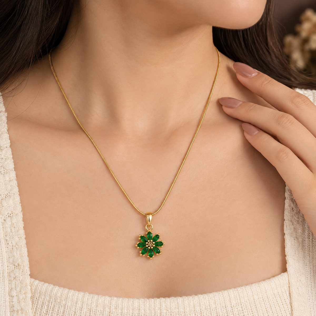 Emerald Green Floral Pendant Necklace – Elegant Gold Finish