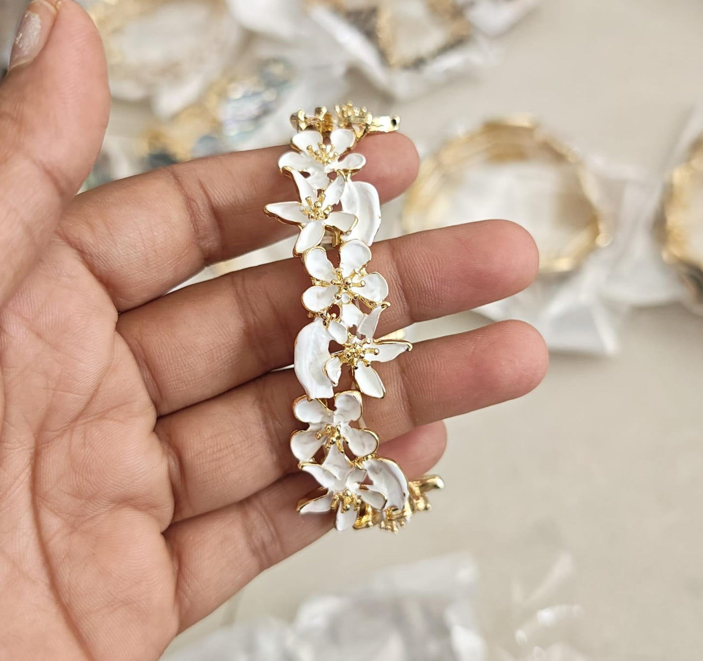 Stretchable enamel floral bracelet regular size