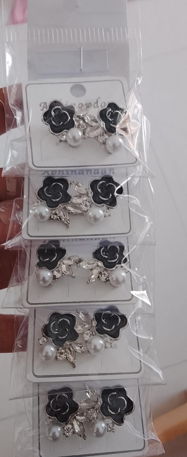 Black Flower Pearl earrings