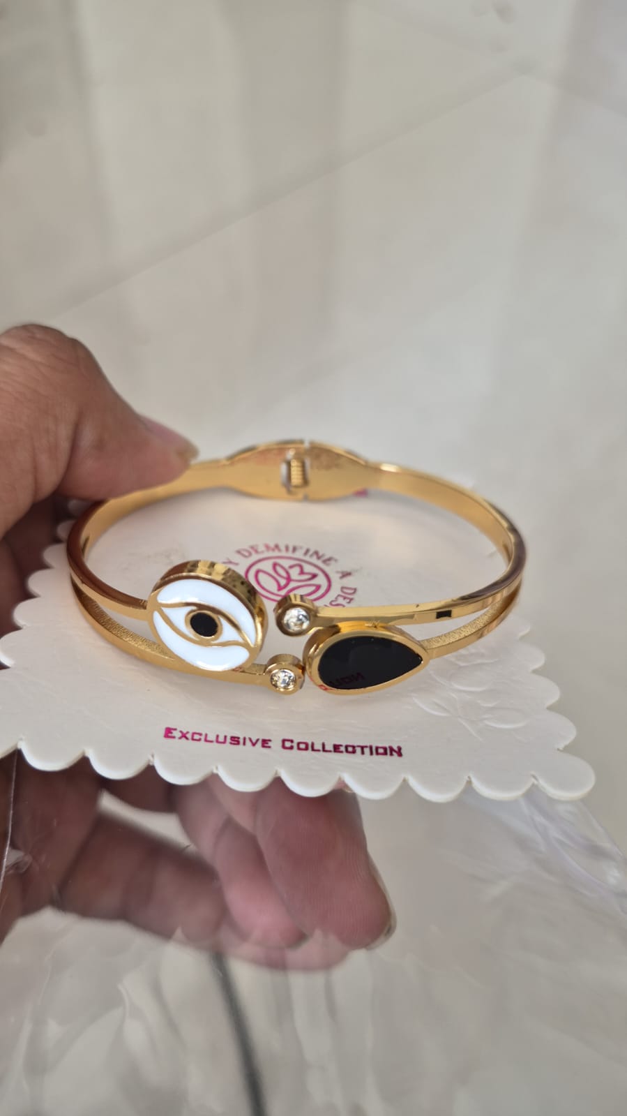 White and black evil eye motif regular size bracelet anti tarnished