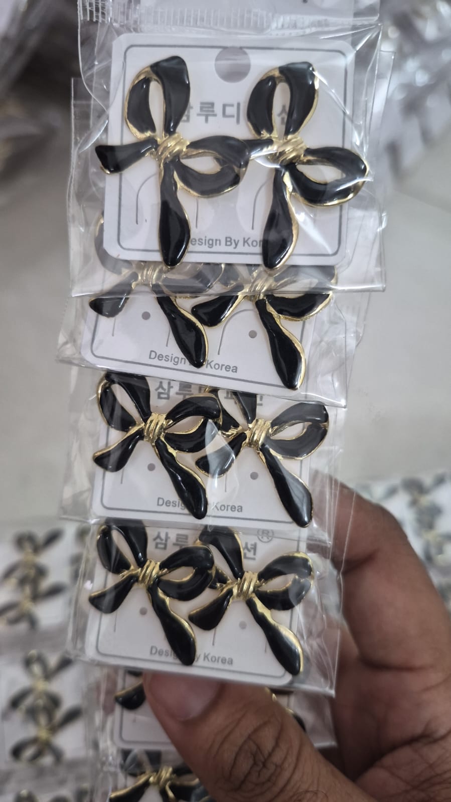 Enamel Gold Ribbon Bow earring