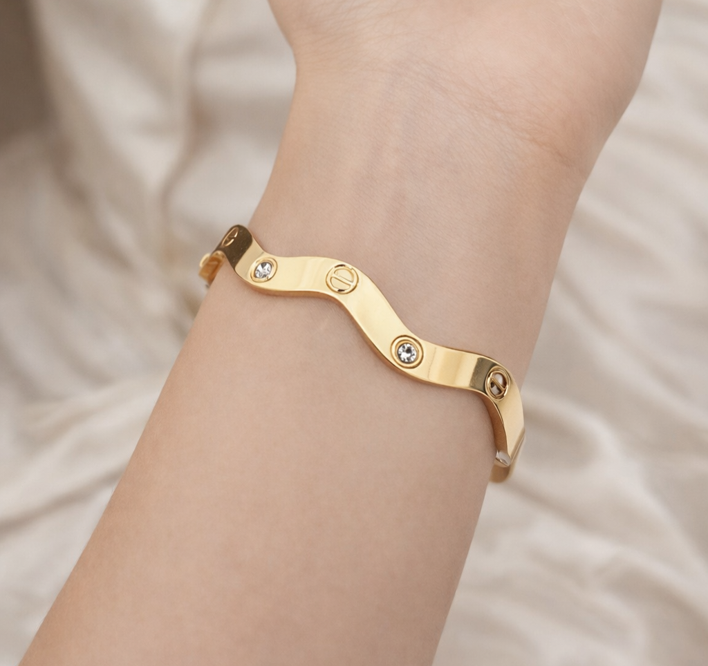 Anti Tarnish Curve Cartier Regular Size