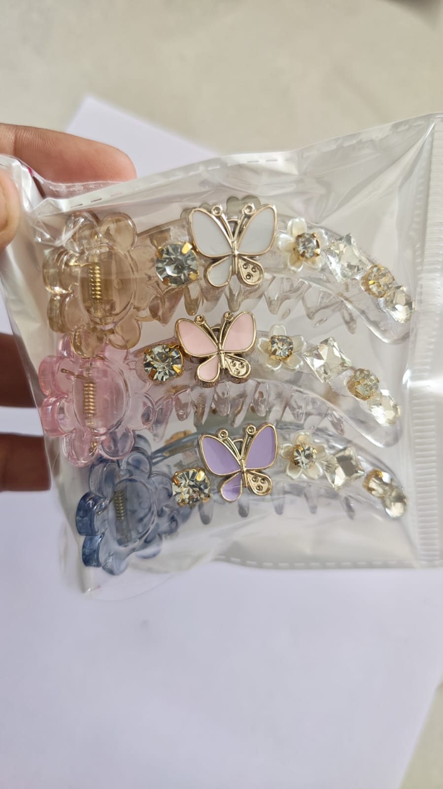Set of 3
Korean Mirchi diamond clutcher