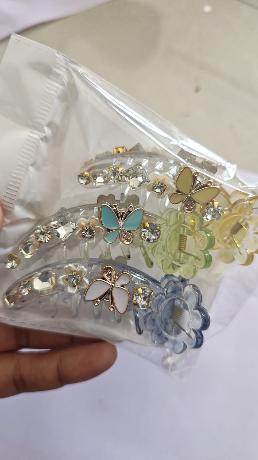 Set of 3
Korean Mirchi diamond clutcher
