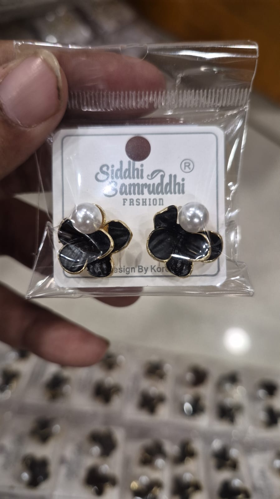 Black Floral Pearl Stud Earrings