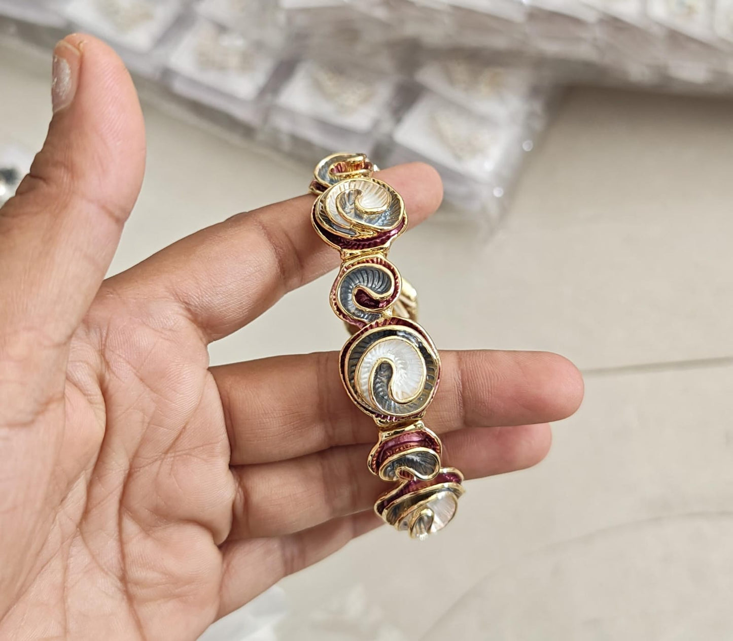 Stretchable enamel swirled bracelet regular size