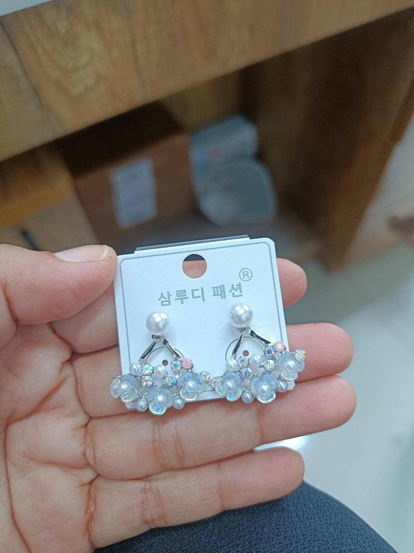Korean Design Cute Silver & Golden Crystel Earring
