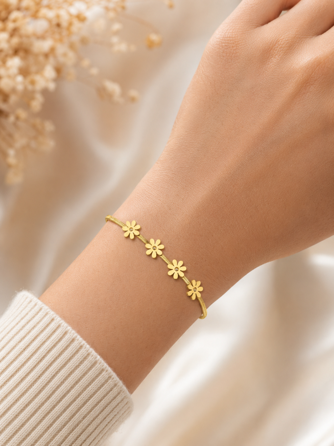 Anti tarnish flower chain bracelet