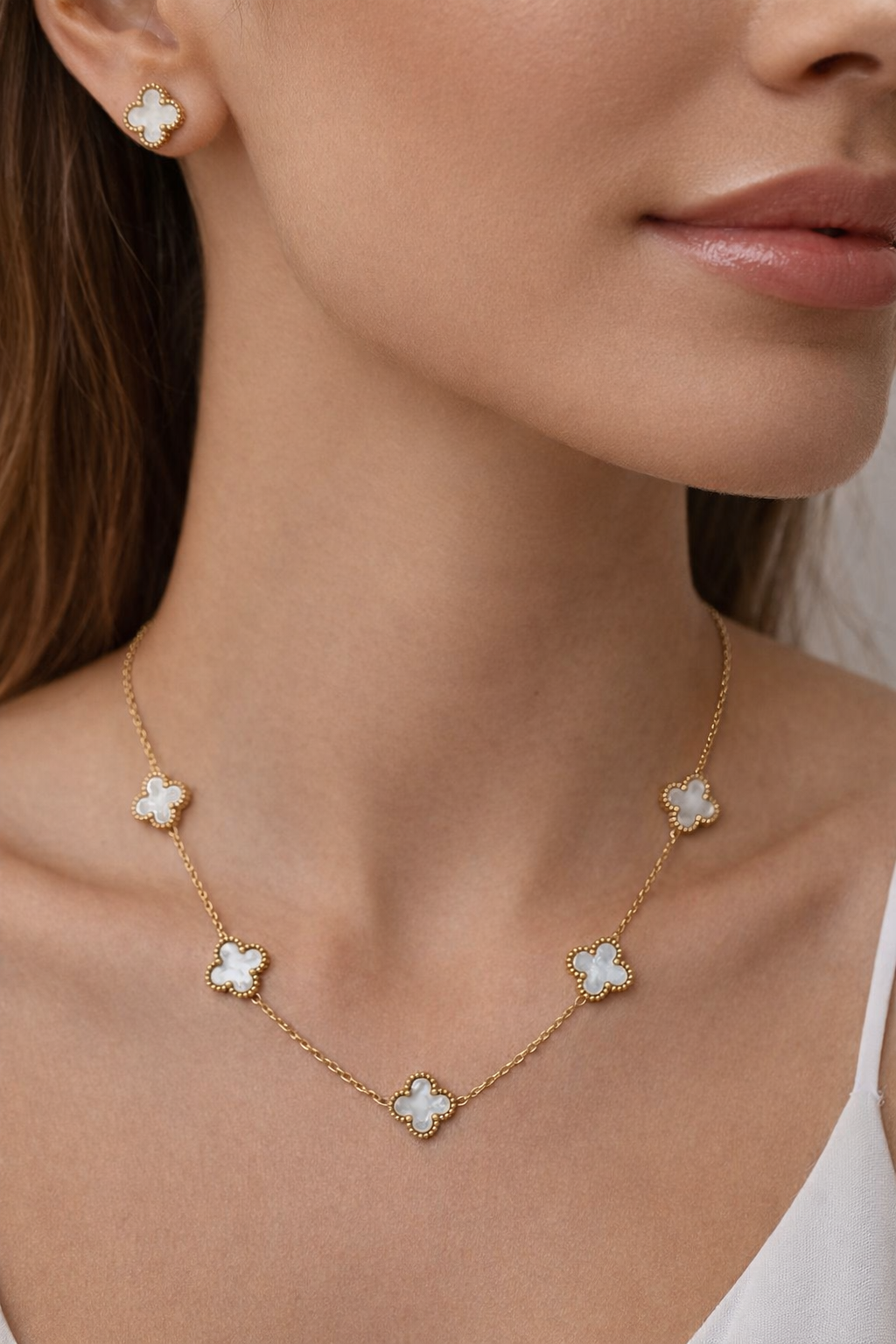 Kiyu Ziyu Clover Necklace Set with Stud Earrings