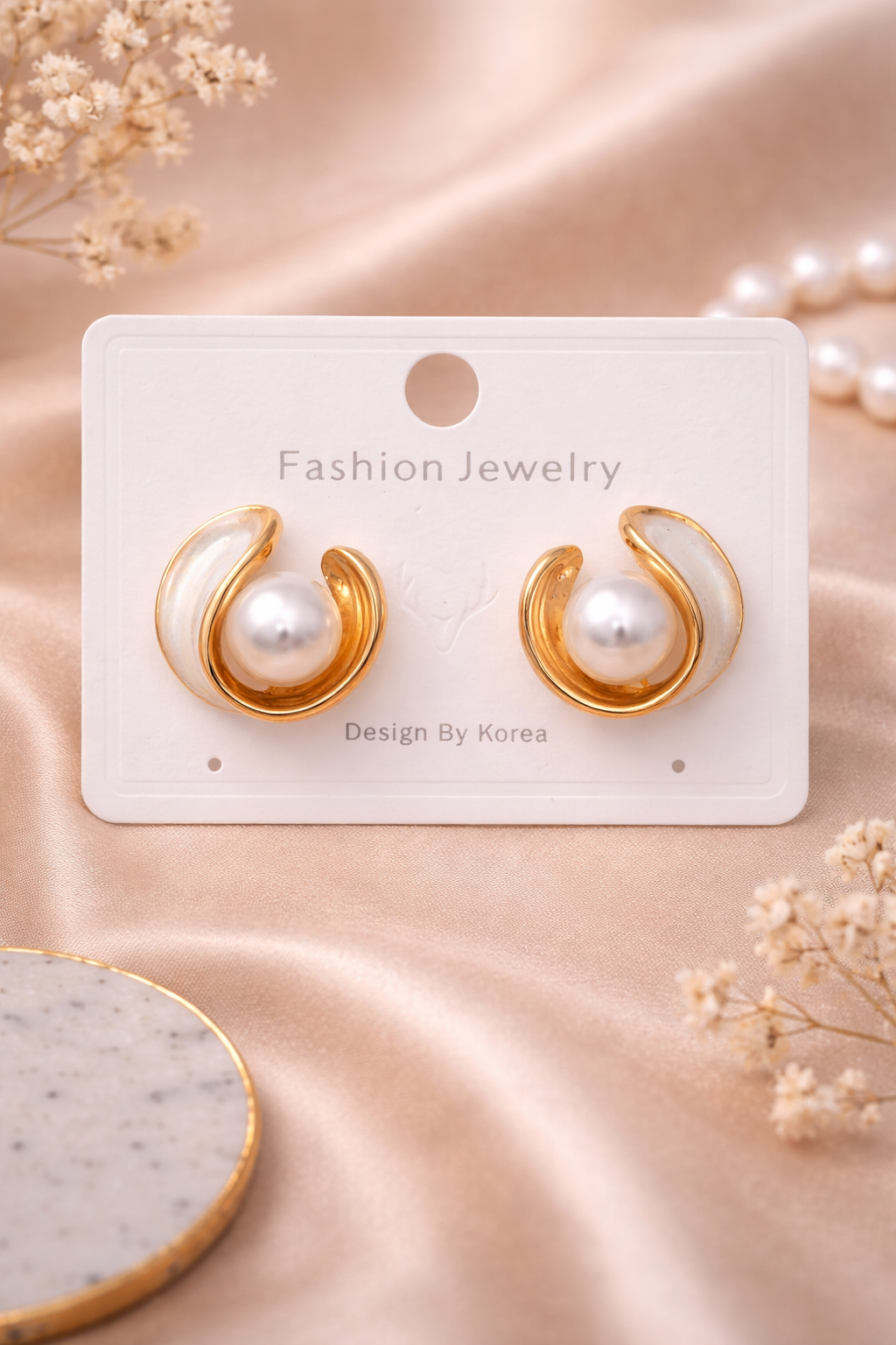 Elegant Pearl Curve Stud Earrings – Korean Style