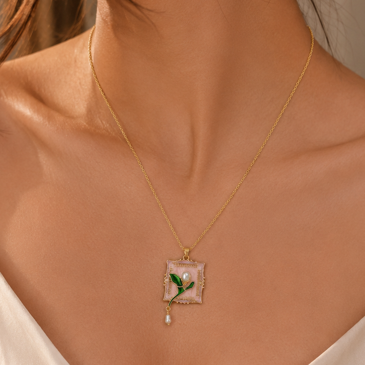 Anti Tarnish Floral Pearl Pendant Necklace for Women