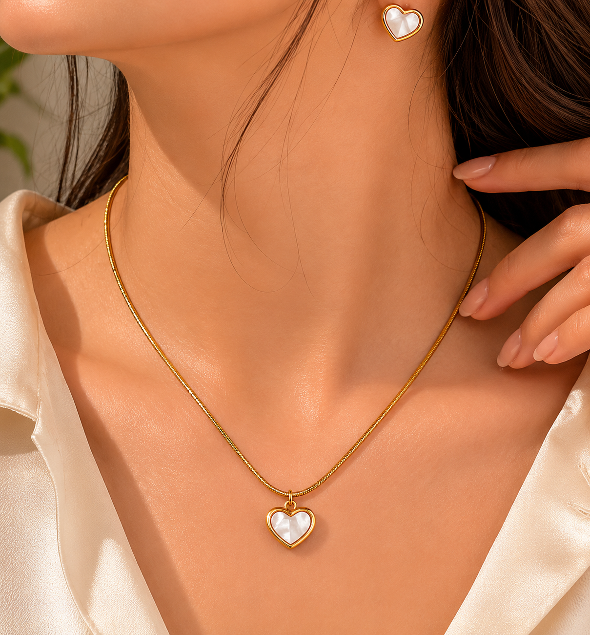 Kiyu Ziyu Anti Tarnish Elegant Love Heart Necklace Set