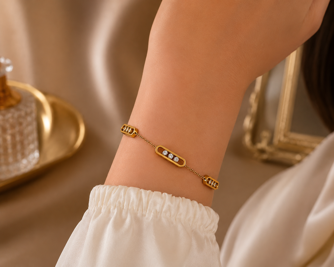 Kiyu Ziyu Crystal Link Chain Bracelet