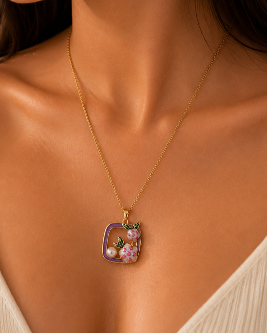 Anti Tarnish Strawberry Pearl Pendant Necklace for Women