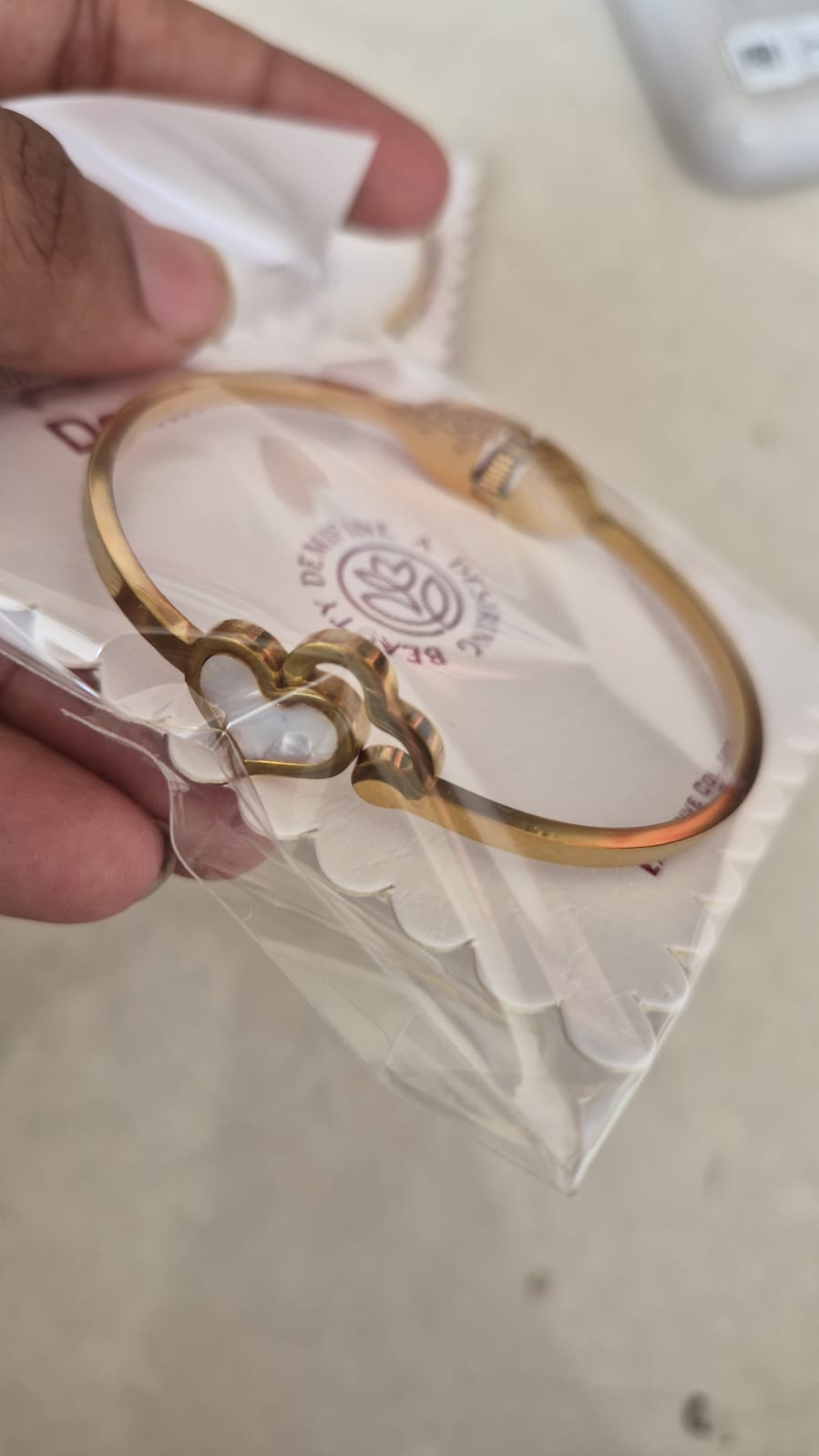 Anti tarnish heart shape bracelet