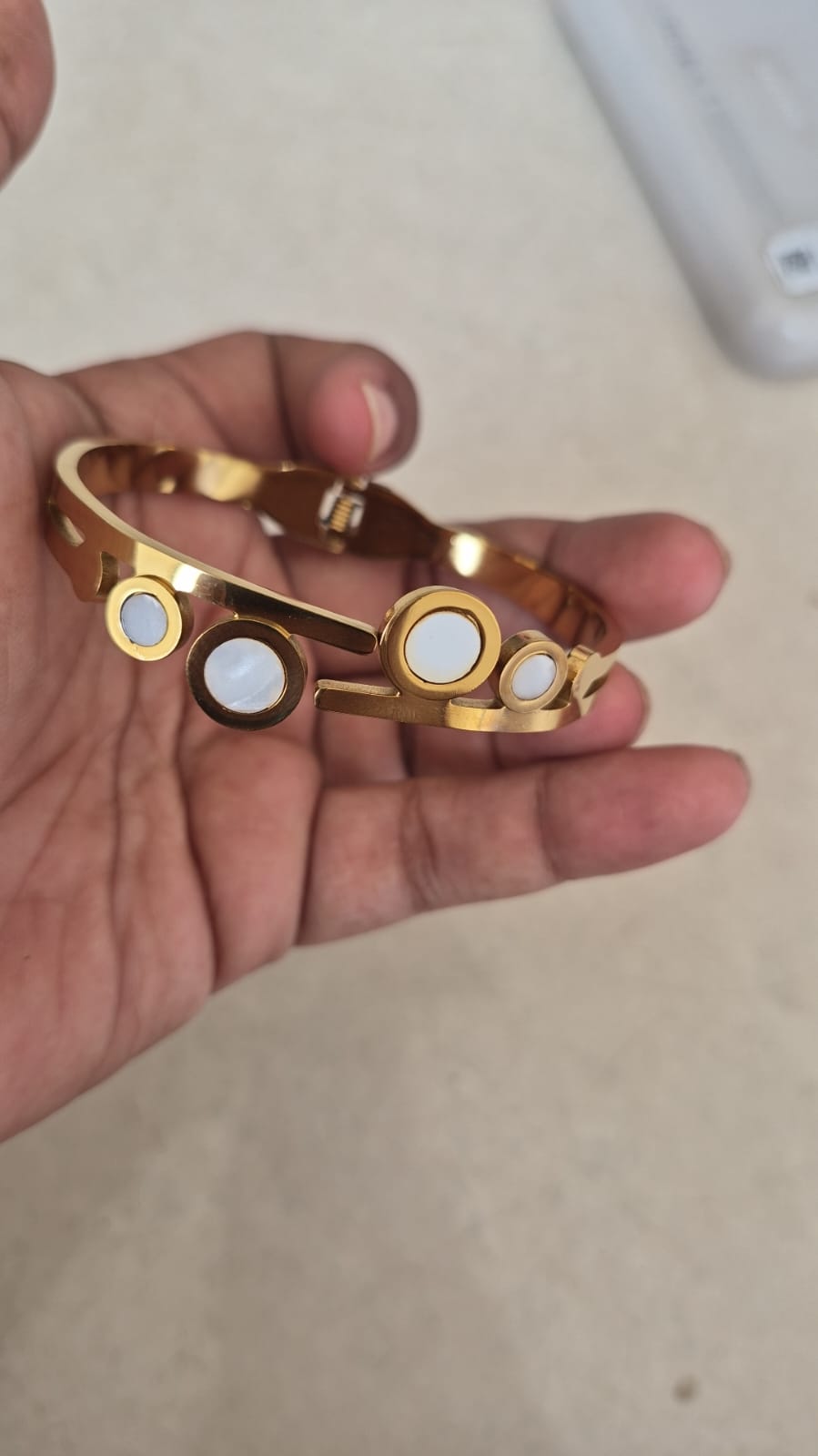 Anti tarnish Kada