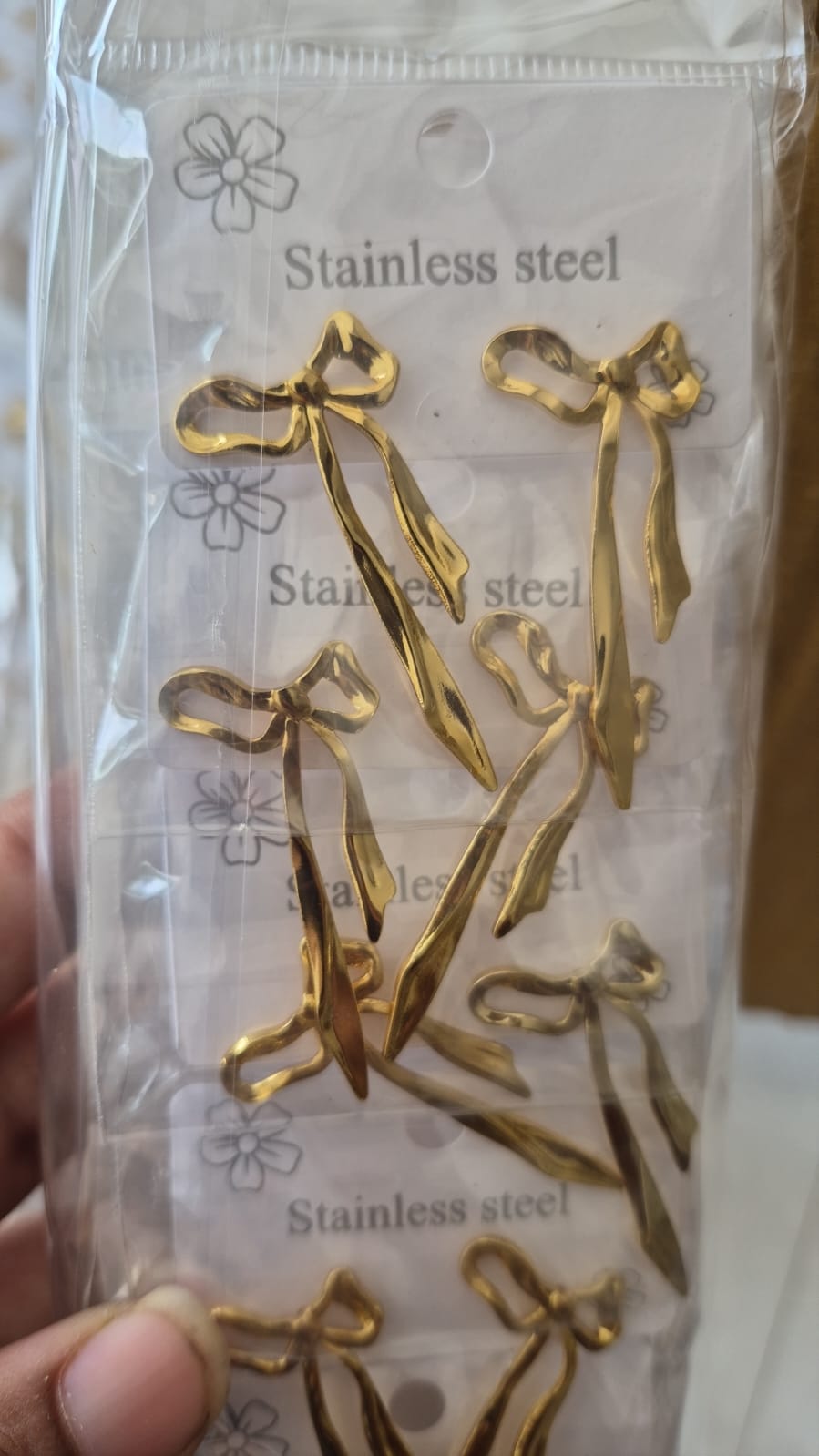 Anti tarnish erring