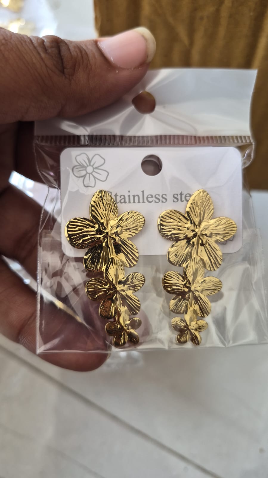 Anti tarnish flower erring