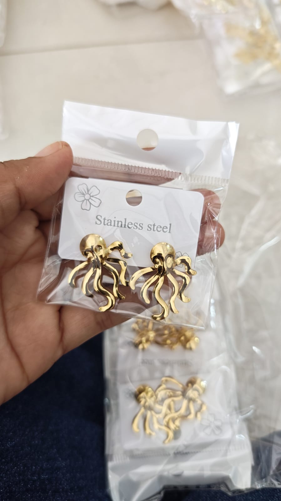 Anti tarnish erring