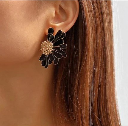 Korean Half Daisy Flower Earring