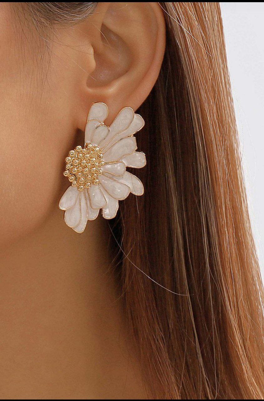 Korean Half Daisy Flower Earring