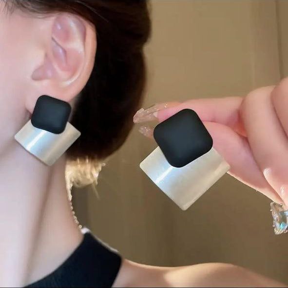 Korean Black & White Geometric Earrings