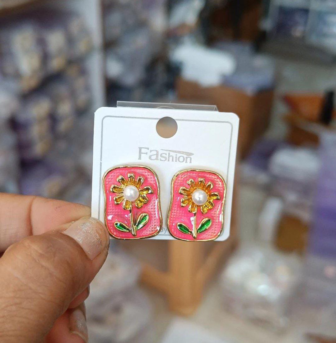 Korean Trendy Enamel Daisy Stud Earrings