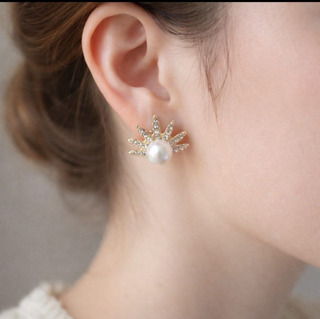 Korean Pearl Sunburst Crystal Stud Earrings