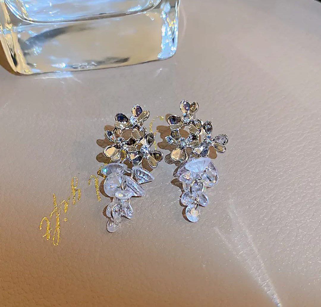 Korean Sparkling Flower Drop Earrings