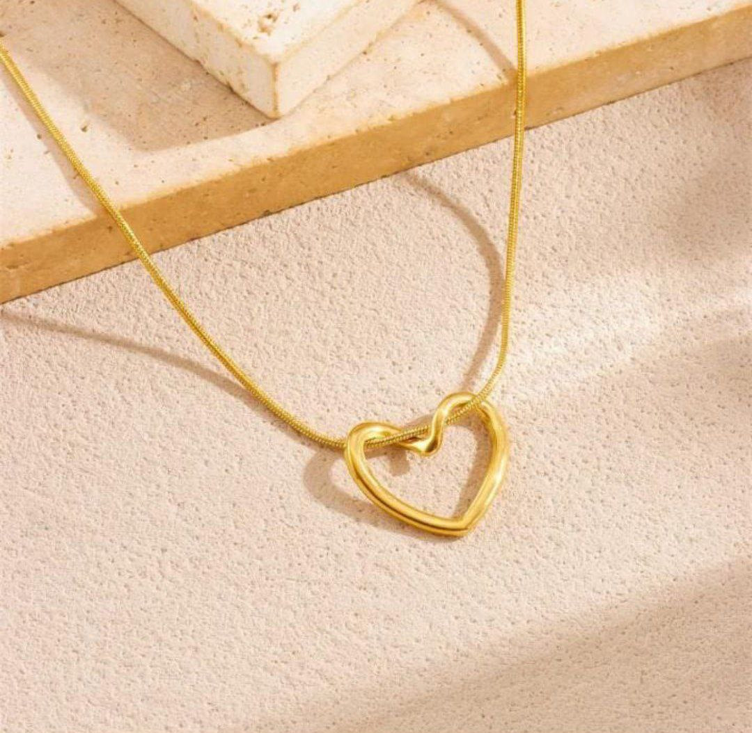 Anti-Tarnish Open Heart Pendent Necklace