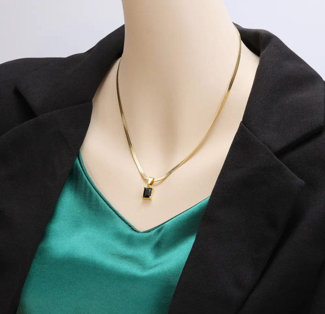 Anti-Tarnish Black Stone Minimal Pendant Necklace