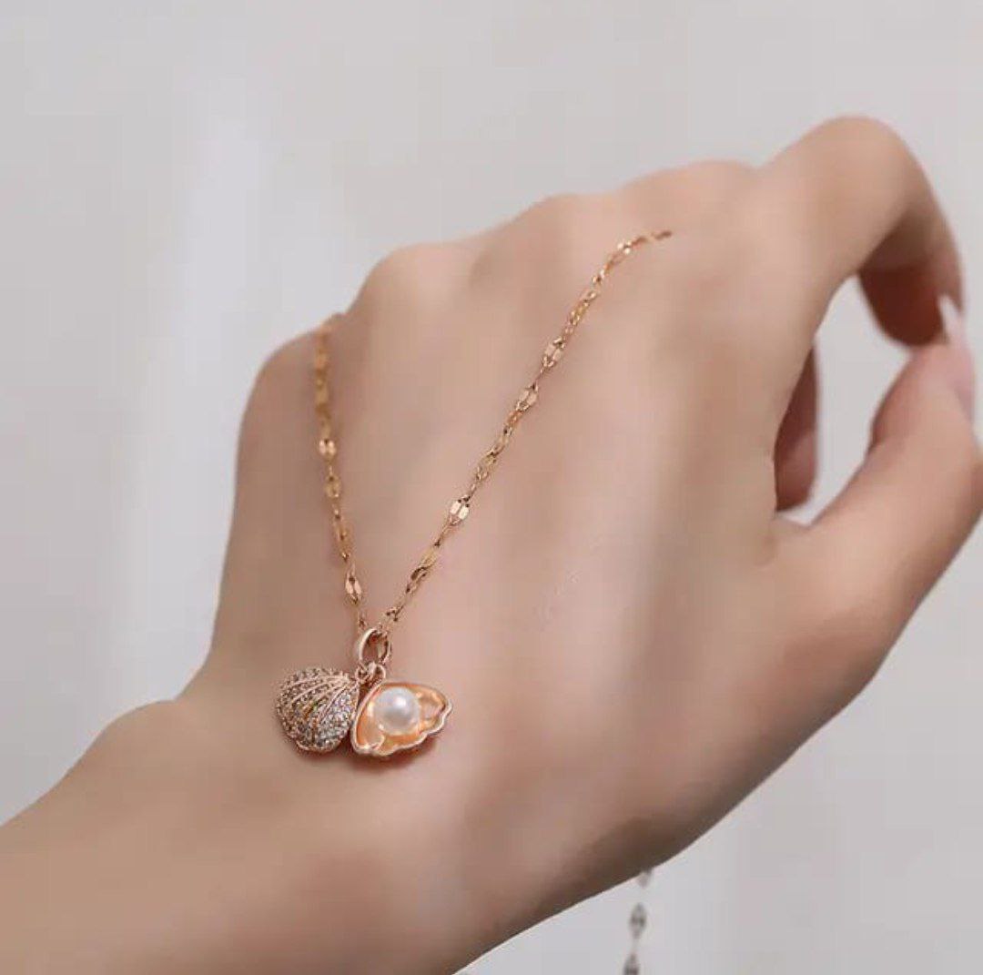 Elegant Rose Gold Shell Pearl Pendant Necklace for Women