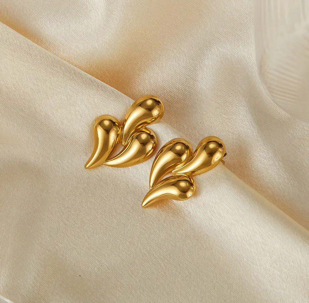 Anti-Tarnish Golden Wave Luxe Stud Earrings