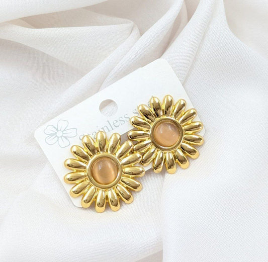 Anti-Tarnish Golden Flower Peach Stone Earring