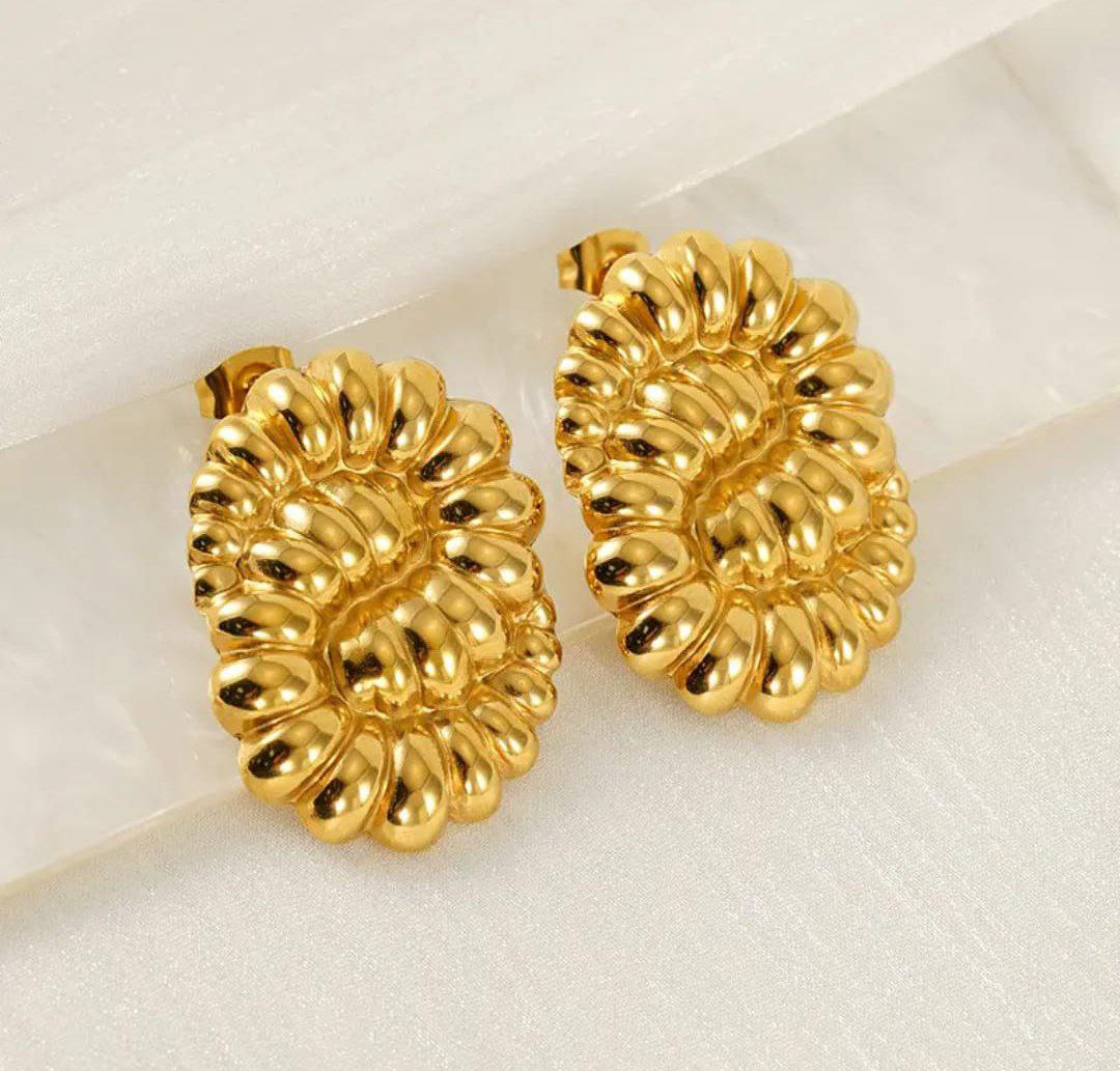 Anti-Tarnish Sunburst Luxe Stud Earrings