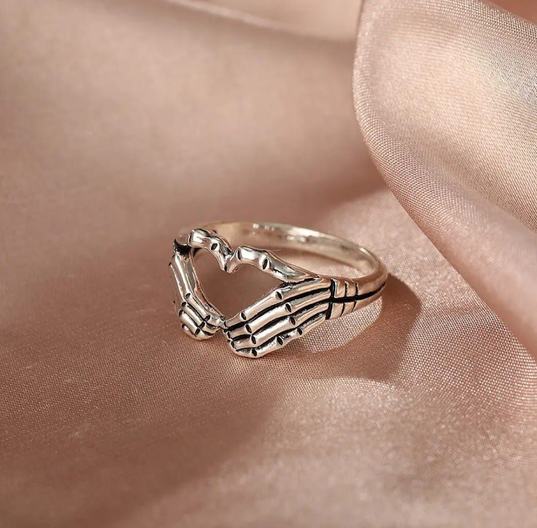 Skeleton Heart Gothic Ring
