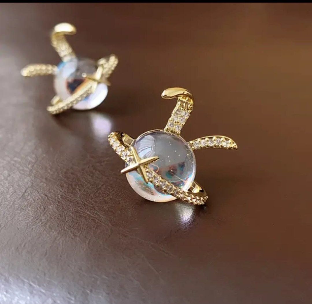 Luxury Planet Pearl Stud Earrings – Gold Crystal Orbit Design