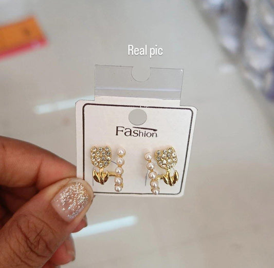 Korean Style Floral Pearl Stud Earrings – Gold Elegant Design